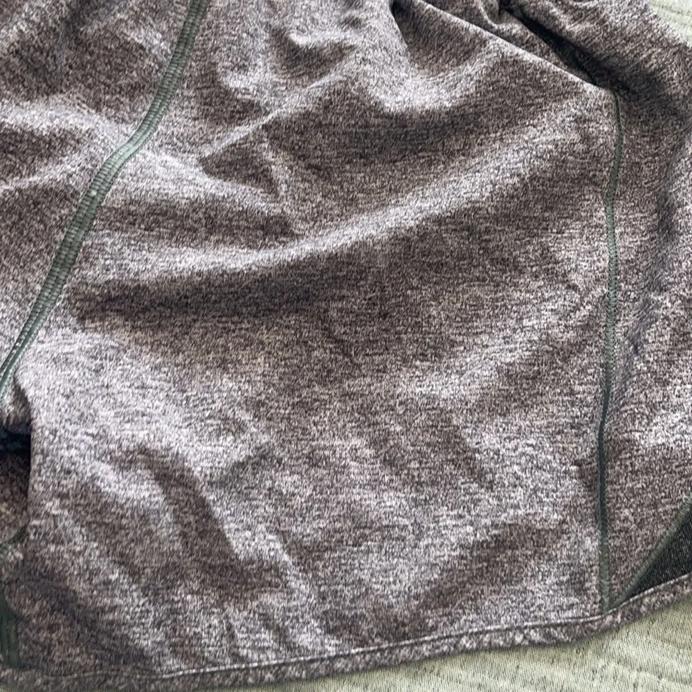Lululemon Hotty Hot Short II  Heather Lux Multi Black / Heathered Black size 4